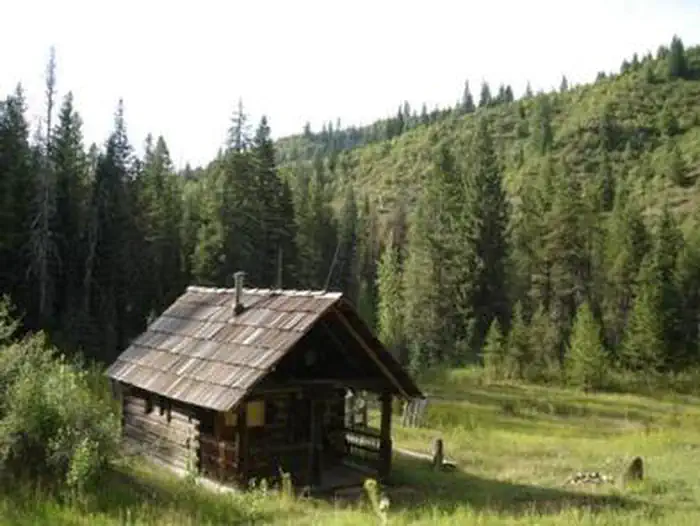 LIZ CREEK CABIN