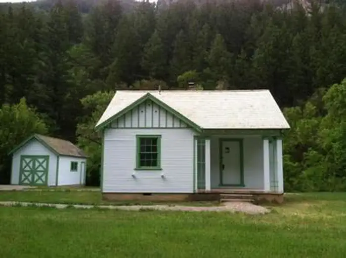 BLACKSMITH FORK GUARD STATION