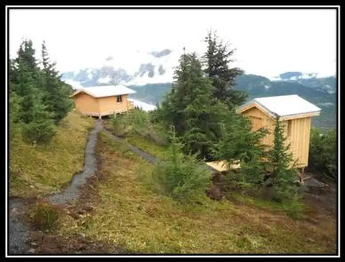 SPENCER BENCH CABIN