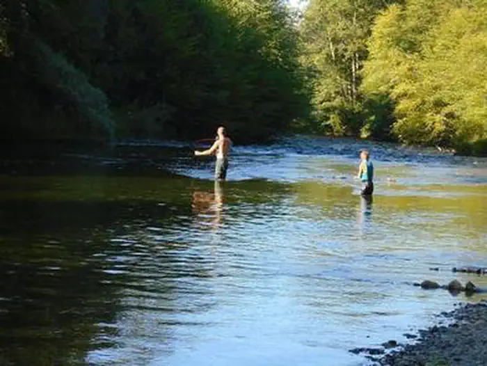 JACKSON CAMPGROUND ON THE APPLEGATE RIVER